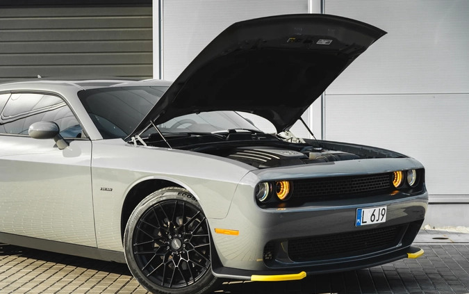 Dodge Challenger cena 126000 przebieg: 130000, rok produkcji 2018 z Chełm małe 781